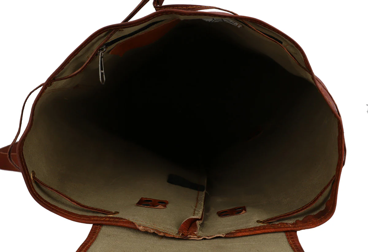 Louis - Image 6
